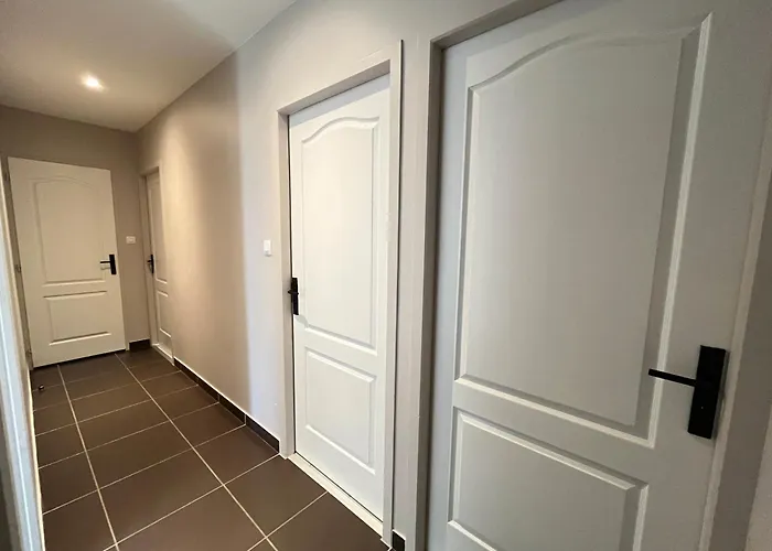 Maison Moderne Avec Terrasse & Parking *